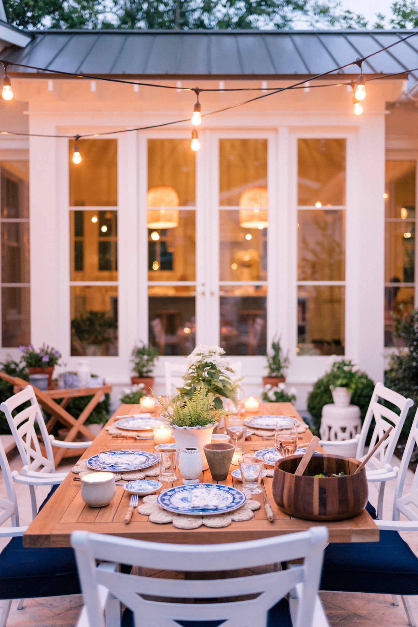 Installing outdoor light for your backyard Installing outdoor light for your backyard